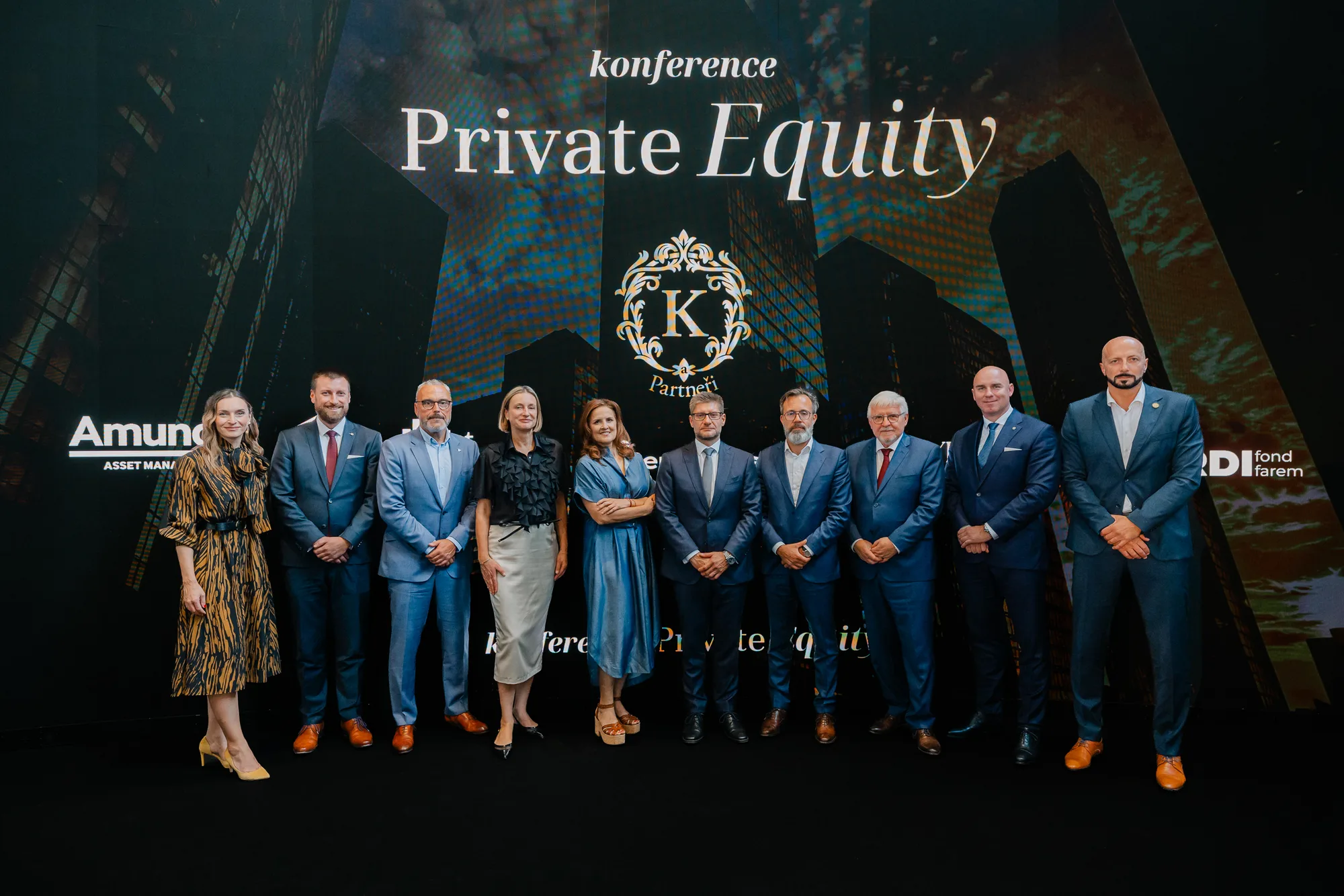 Řečníci konference Private Equity 2026 na pódiu